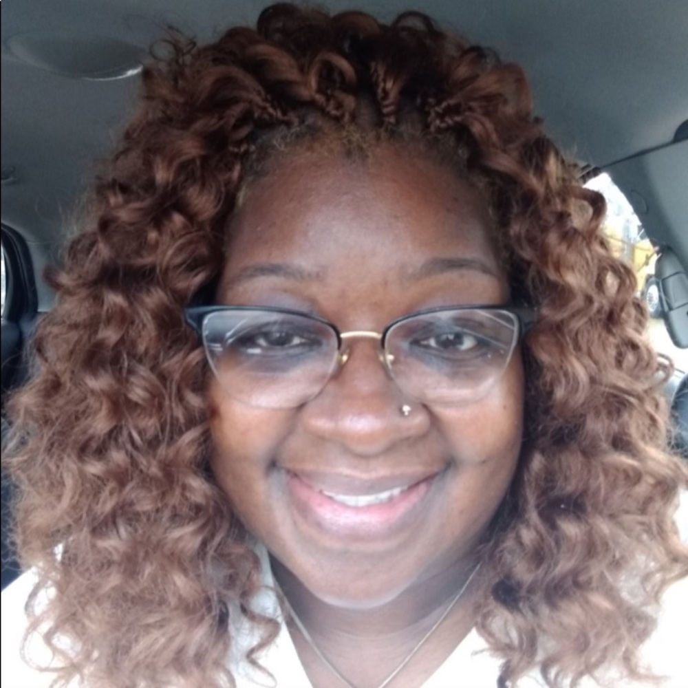 Meet your Posher, Makesha